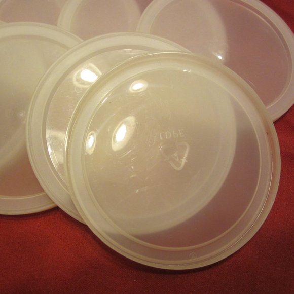 PLASTIC LIDS, 2 SETS, SET OF 8 AND A SET OF 4 - Picture 5 of 5